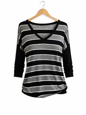 Red Haute Gray Striped V- Neck Top Women’s Medium Long-sleeve Casual Chic